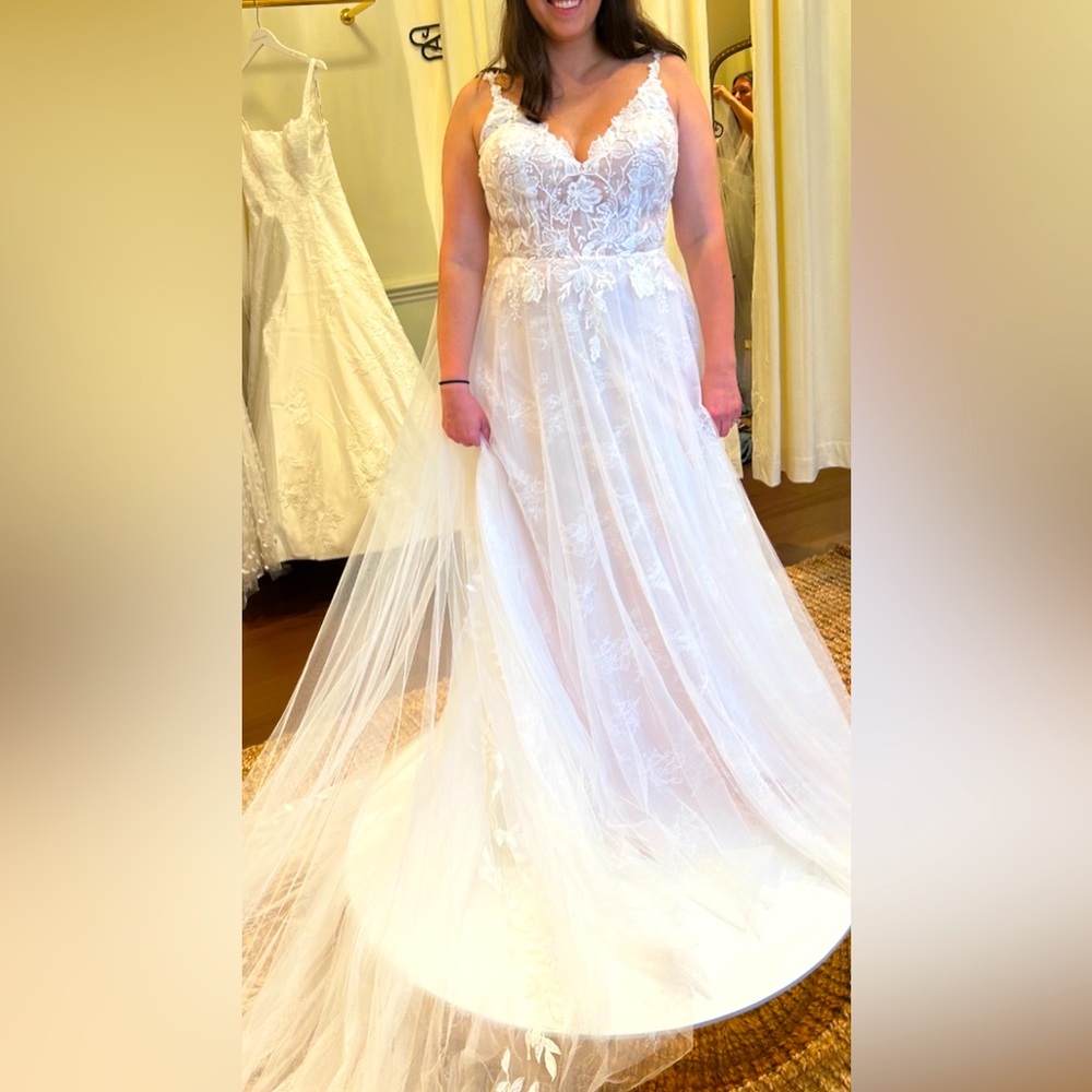 Stella York Wedding Dress, Dress size 14 street size 8, ivory